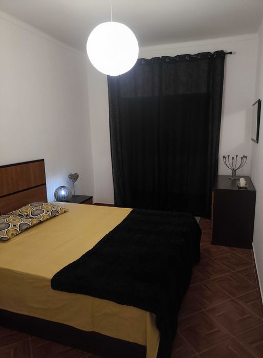 Alugo quarto - Vale da Amoreira