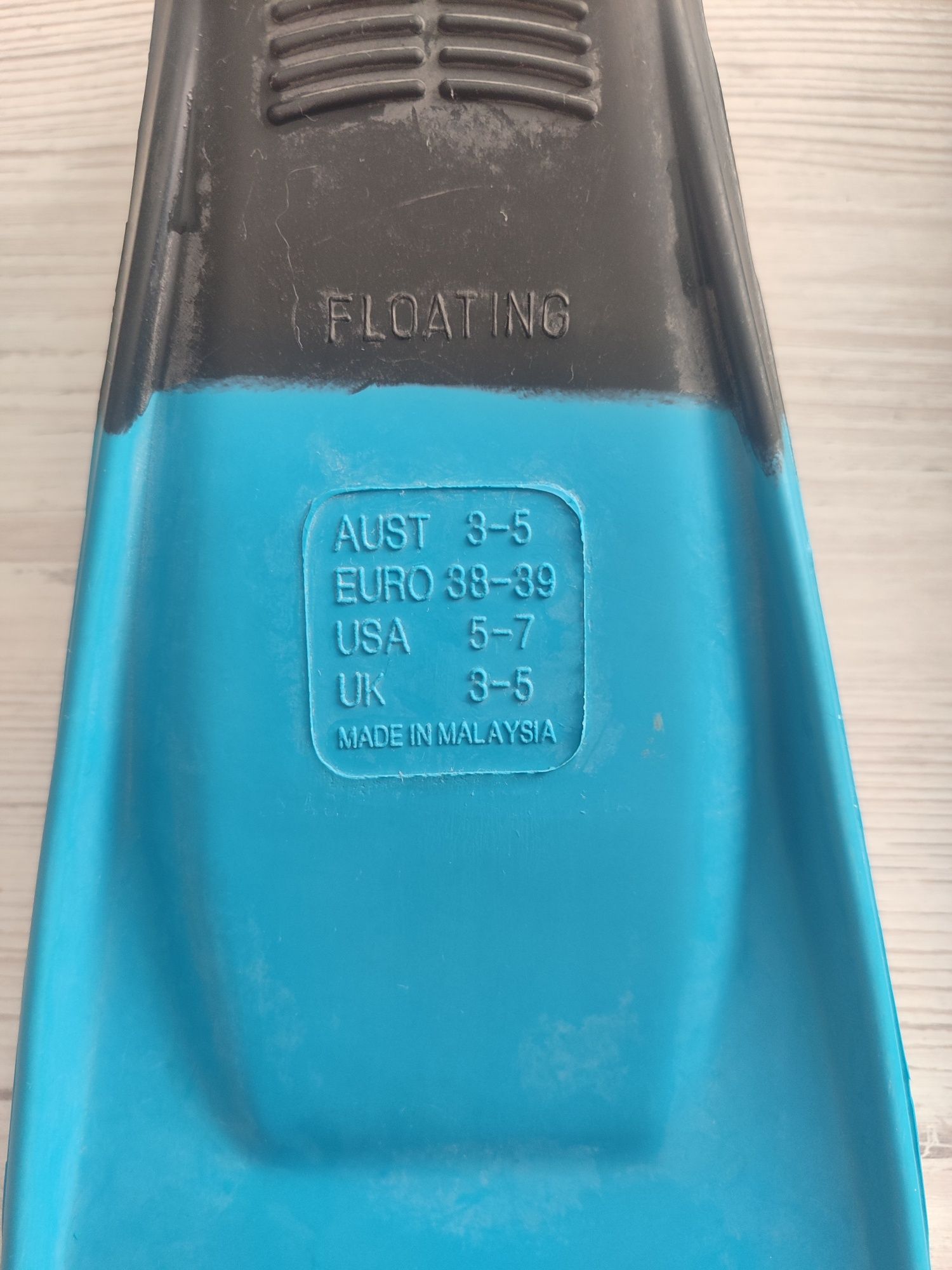Продам ласты для басейна
