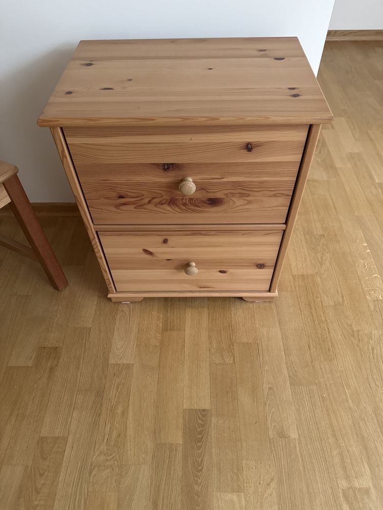 Sosnowe meble IKEA