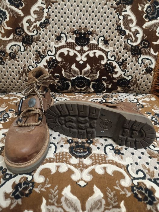 Продам шкіряні черевики.