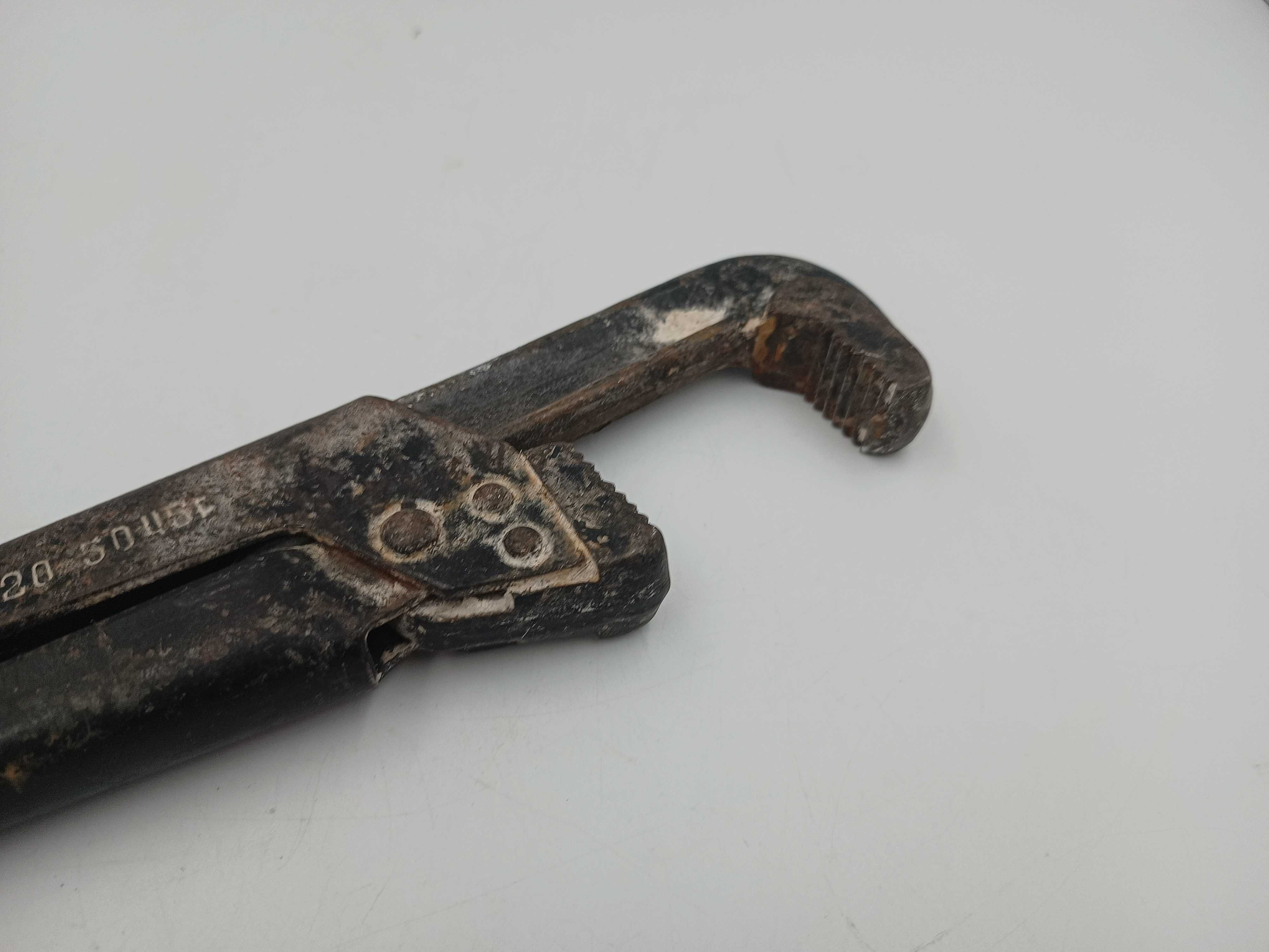 Duży stary klucz nastawny francuski francuz