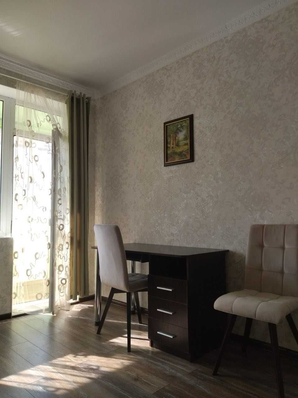 Продам 1 кімнатну кв-ру з ремонтом на вул. Висоцького !