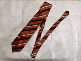 Męski krawat w Paski