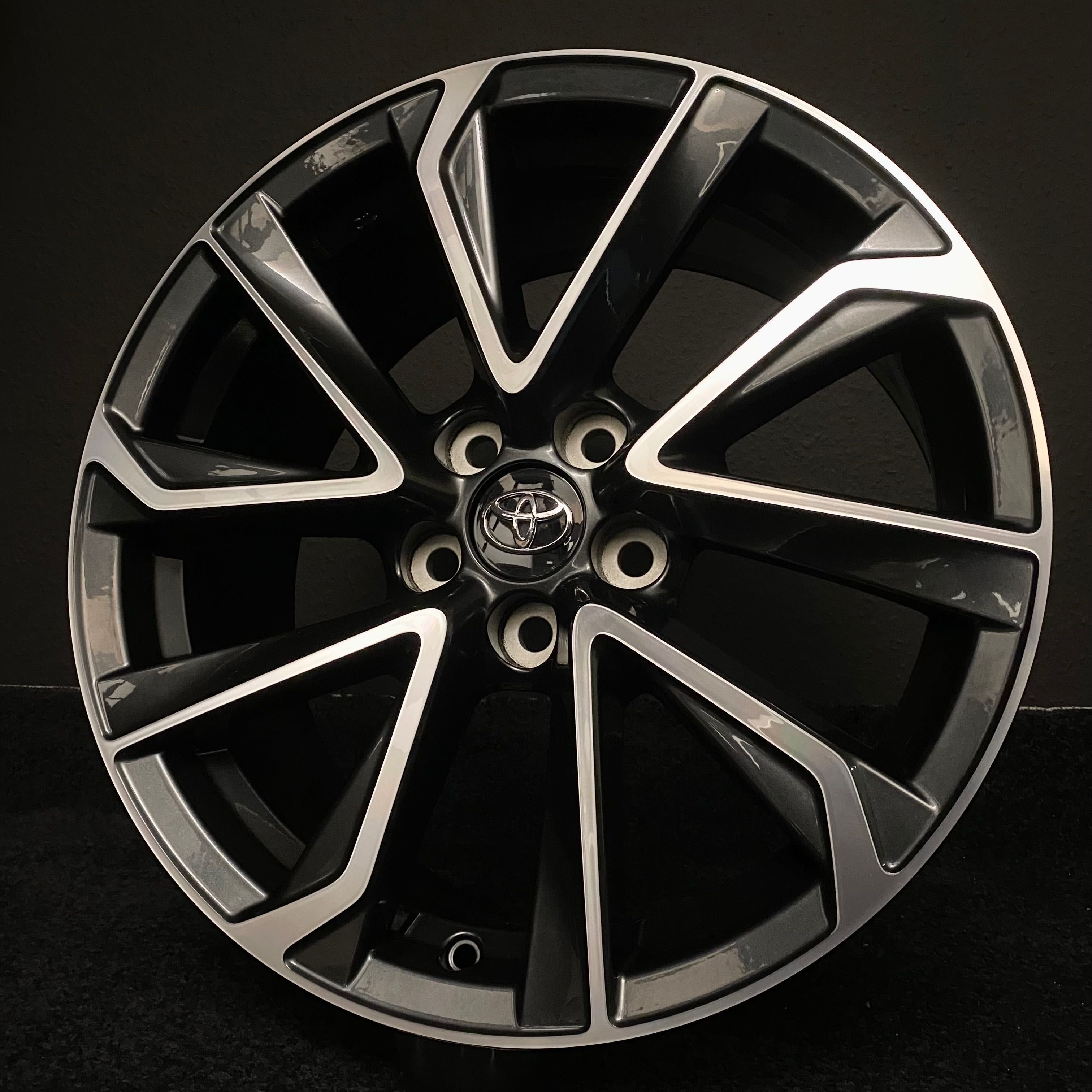 Oryginalne felgi 18” TOYOTA Corolla model 8419-5