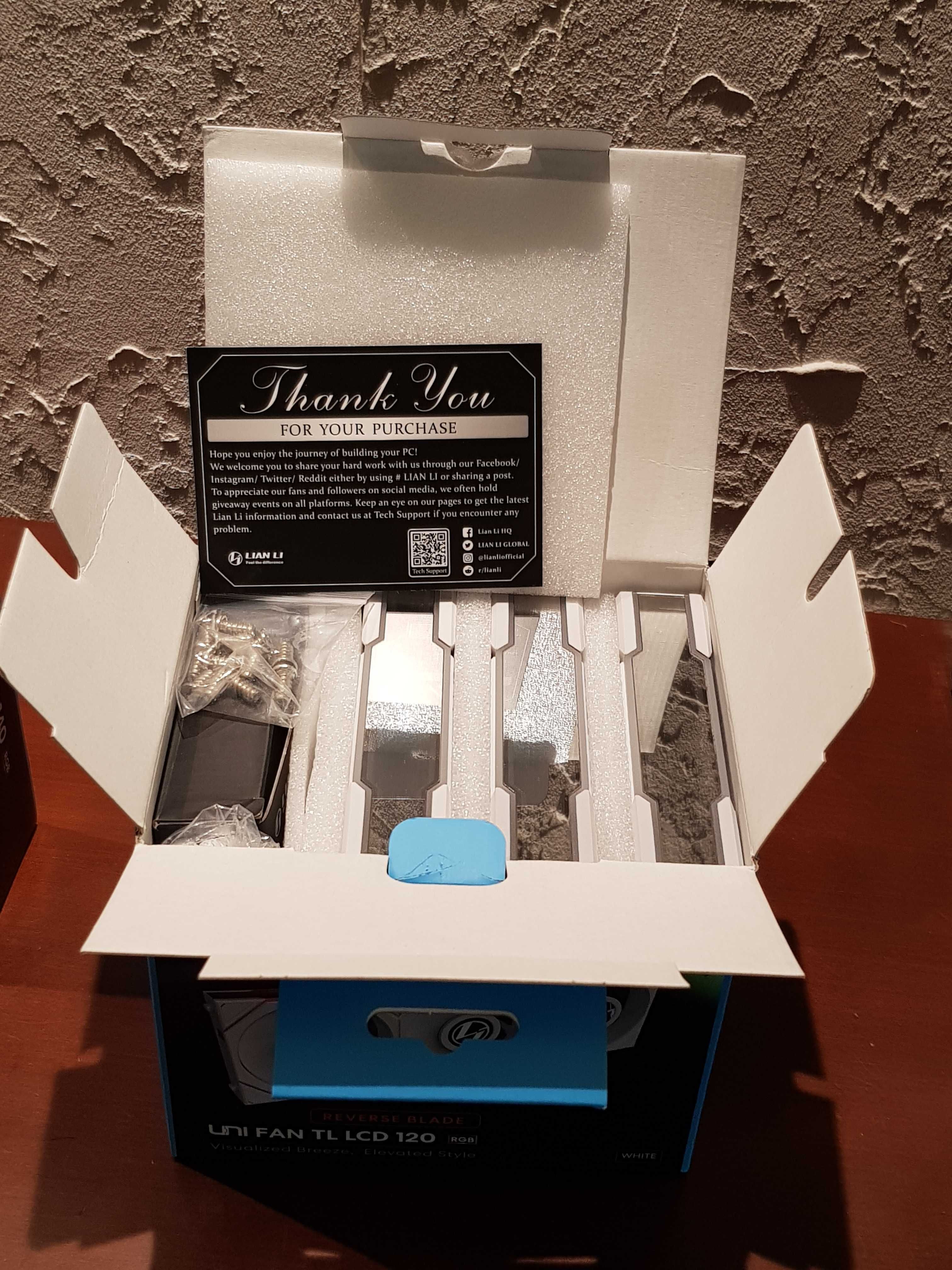 Wentylatory Lian Li UNI FAN TL LCD 120Reverse +HUB +UNI FAN TL LCD 140