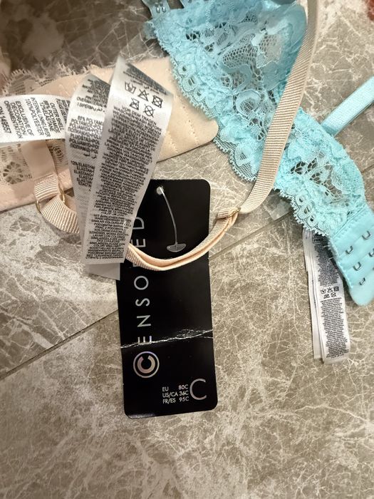 Бюстгальтера жіночі