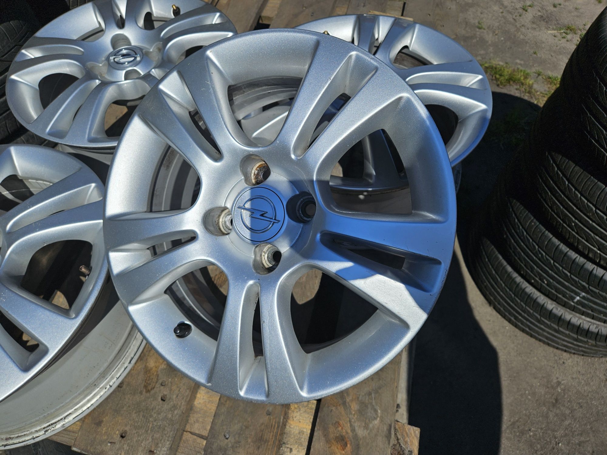 Alufelgi 15 Opel Corsa Adam Meriva Tigra Astra Combo 4x100 ET39