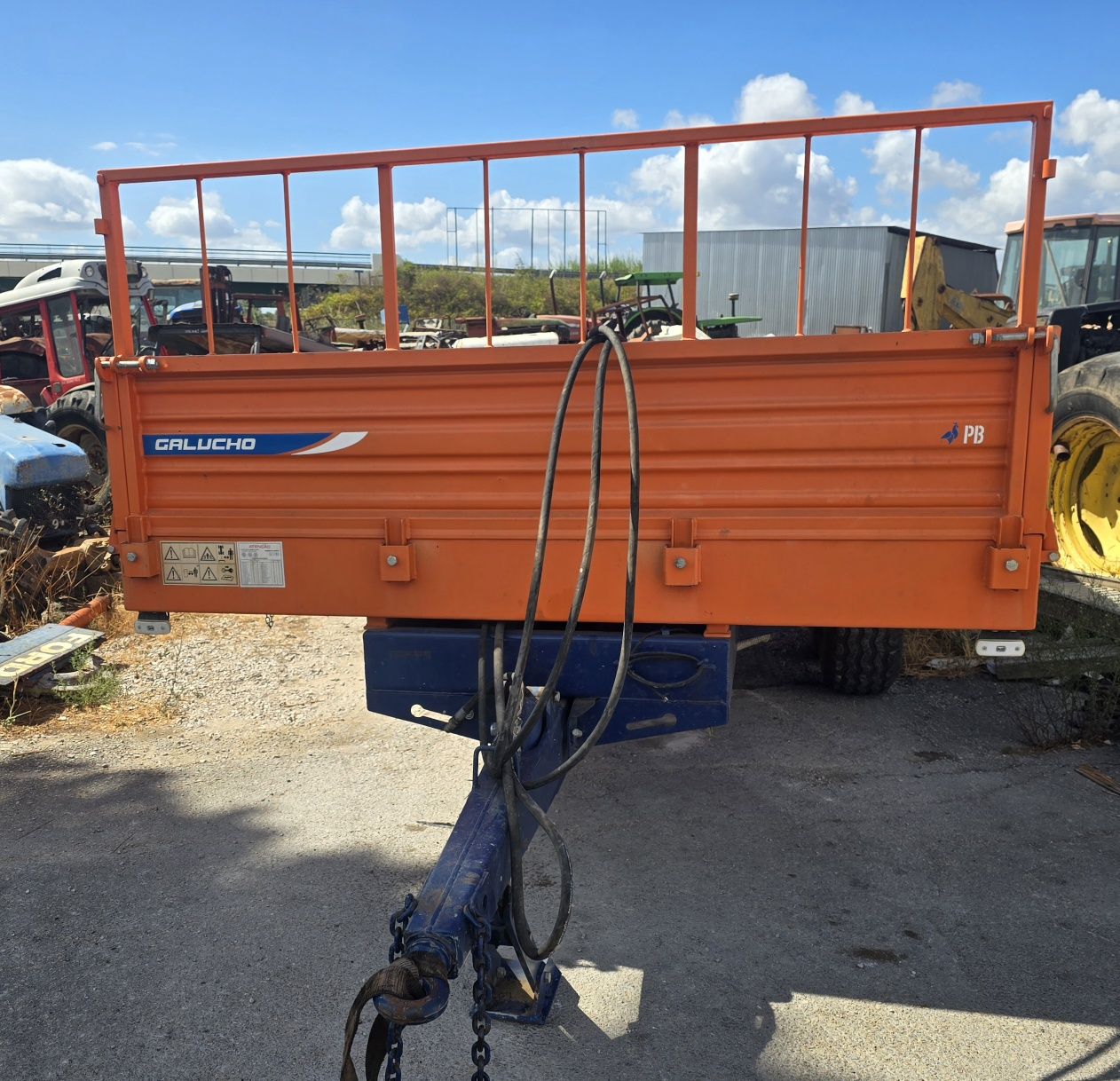Reboque Galucho 10T 2 eixos Tribasculante