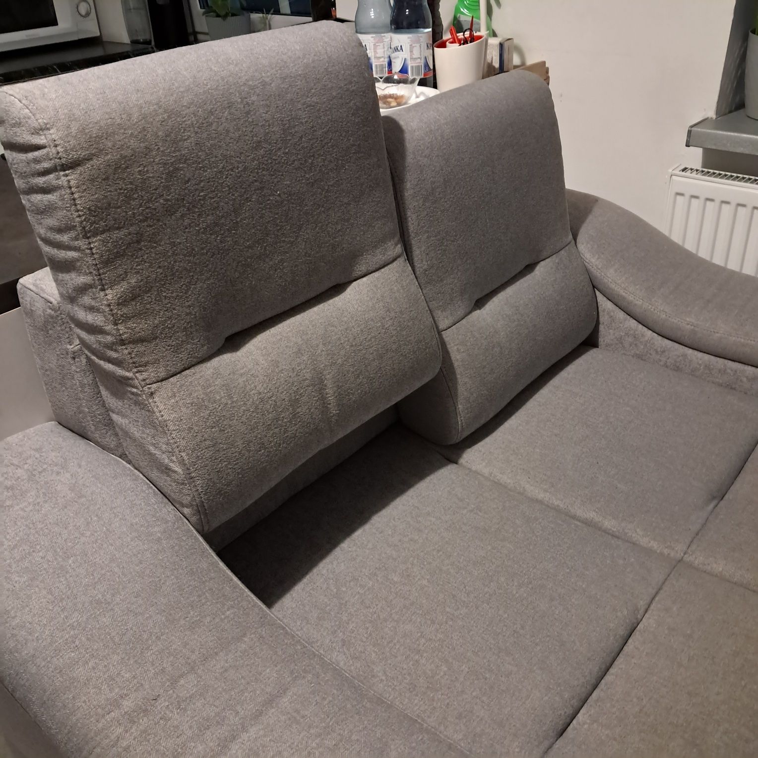 Sofa    szara  podnoszone oparcia