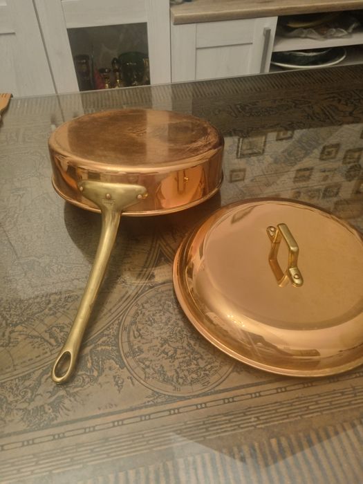 Miedziany rondel z pokrywą