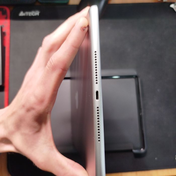 Продаю ipad 6 32 gb silver