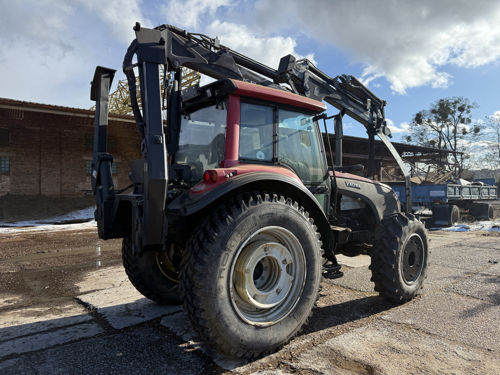 Трактор VALTRA T130 к.с. з маніпулятором. Продаж з ПДВ.