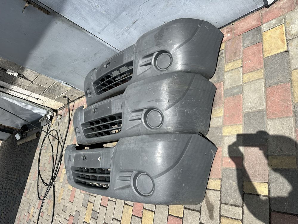 Бампер передний Opel Vivaro 2007-