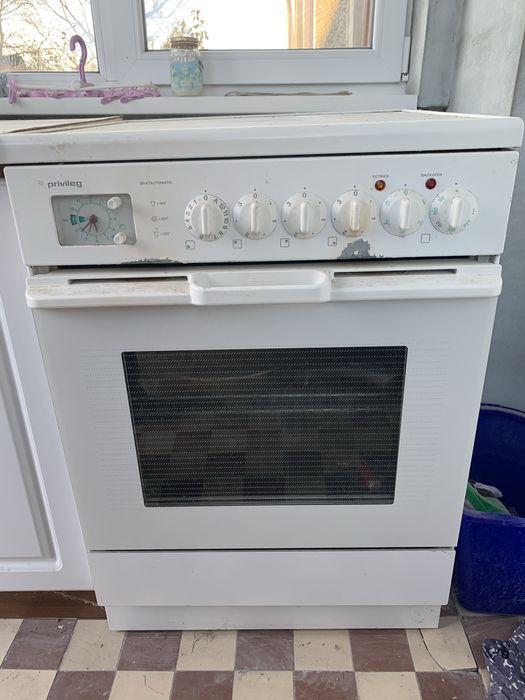 Електроплита, можлива доставка по місту.