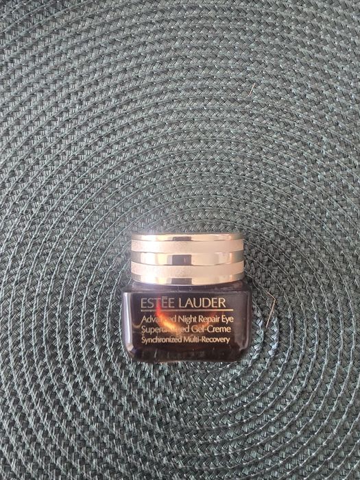 Estee Lauder opakowanie szklane