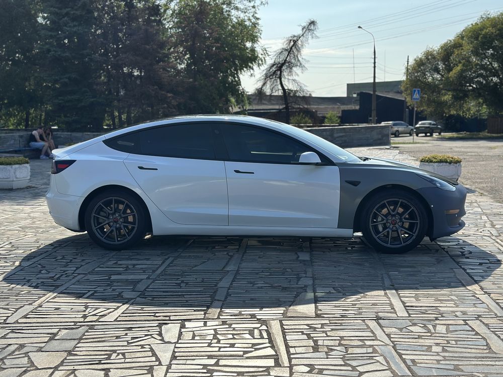 Tesla Model3 2021 года