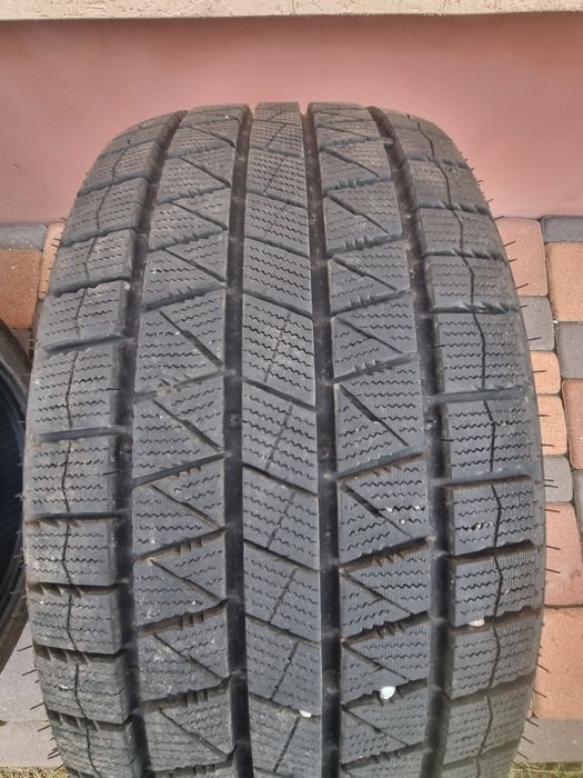Зимова гума 245/45/17