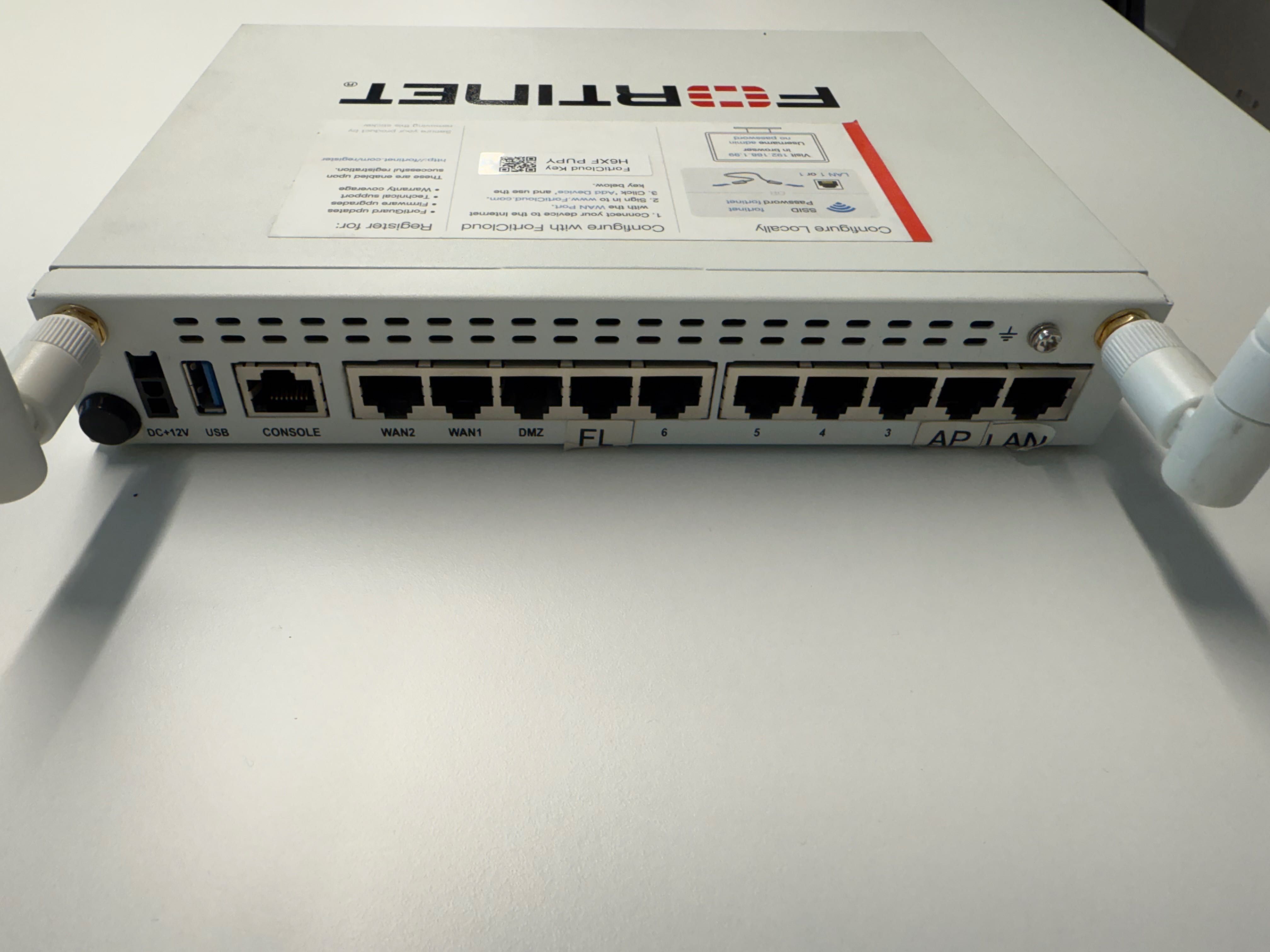 Kit Fortinet FortiWiFi‑60E + 2 Access Points FortiAP 221E