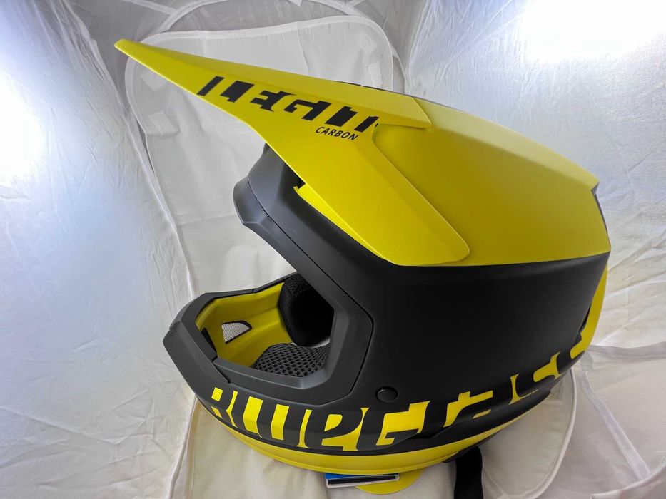 Kask rowerowy BLUEGRASS Legit Carbon rozm. XL 60-62 cm - NOWY