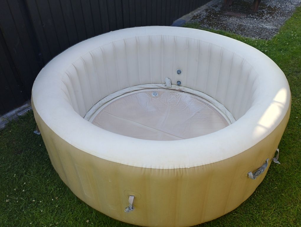 Jacuzzi dmuchane