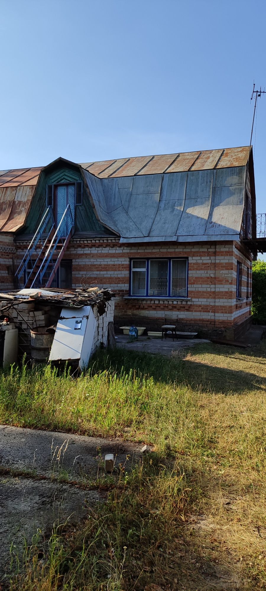Продам фасадну ділянку з будинком в Корчаку