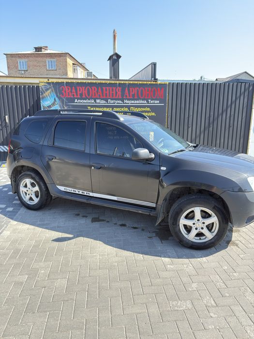 Dacia Duster 2010 рік