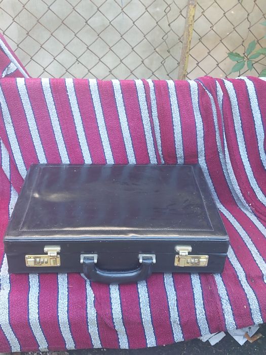 Stara Walizka neseser na szyfr czarny męski