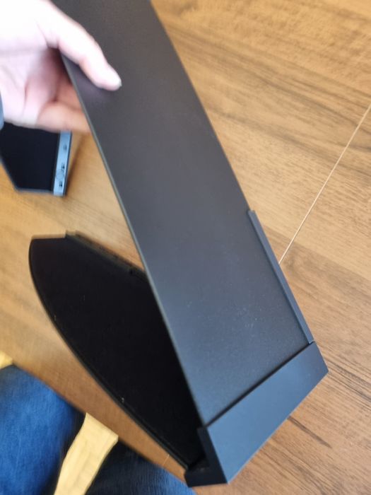 Nowa osłona do monitora Eizo 24" CH2400