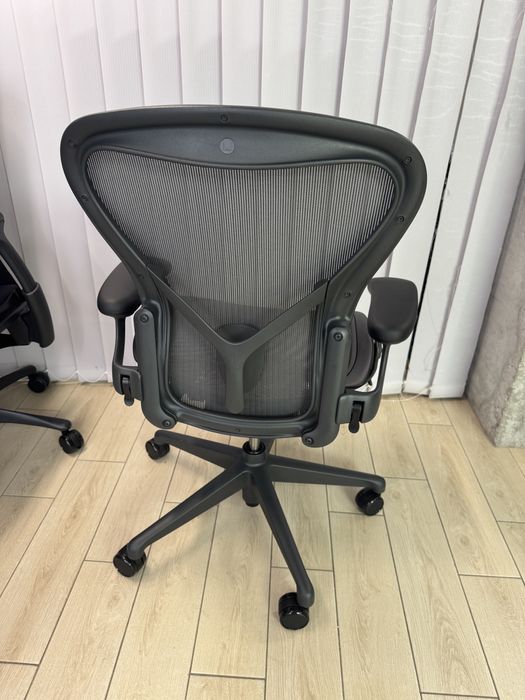 Herman Miller Aeron Remastered крісло офісне нове