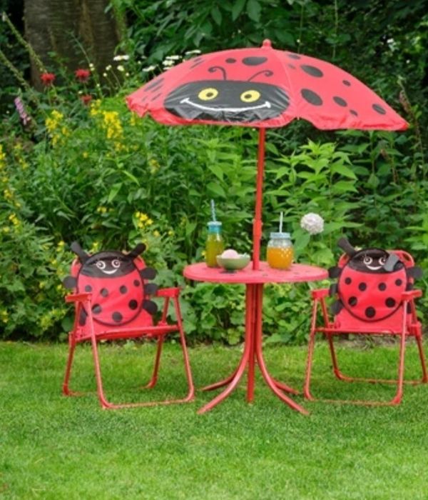 Zestaw krzesełka i stolik nowy