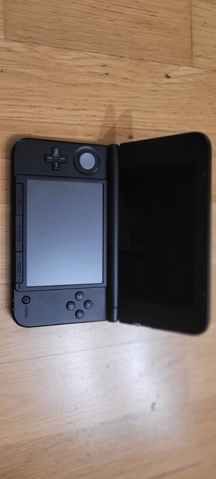 Nintendo 3ds ігрова приставка,в хорошому стані.
