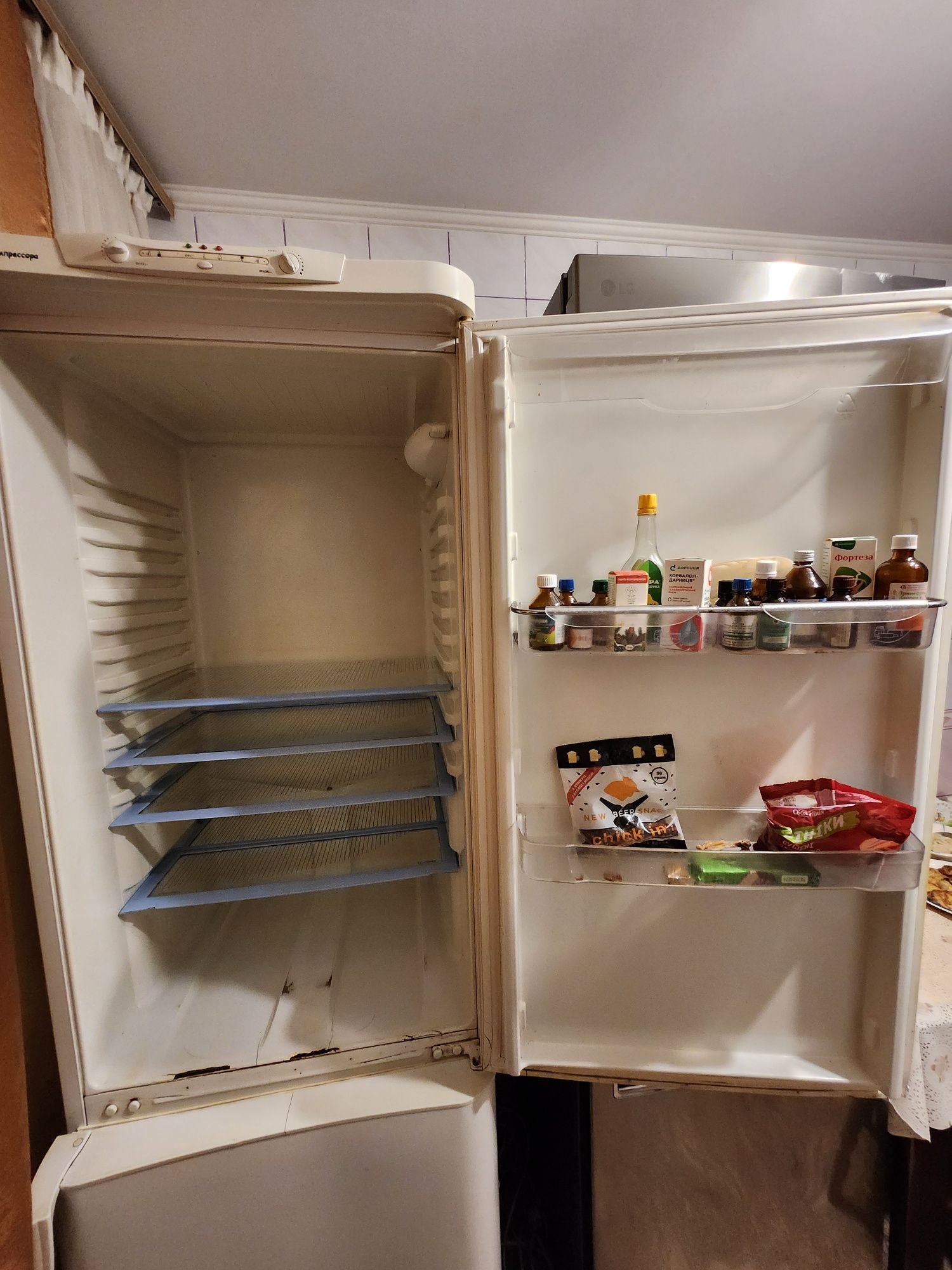 Холодильник Indesit