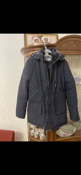 Продам пуховик для мальчика в хорошем состоянии с меховой подкладкой