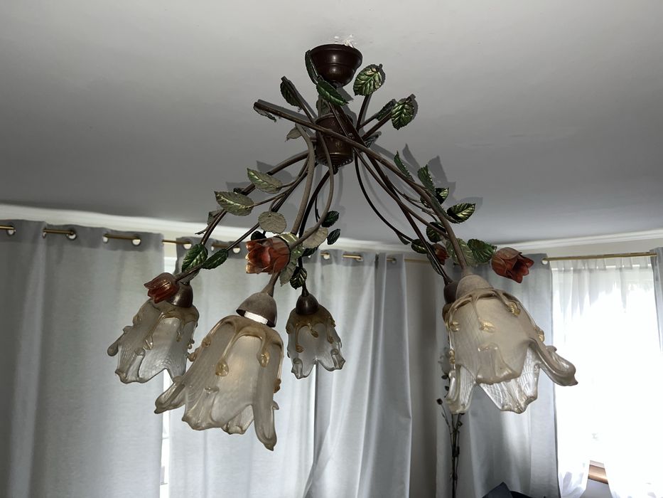 Lampa żyrandol do salonu