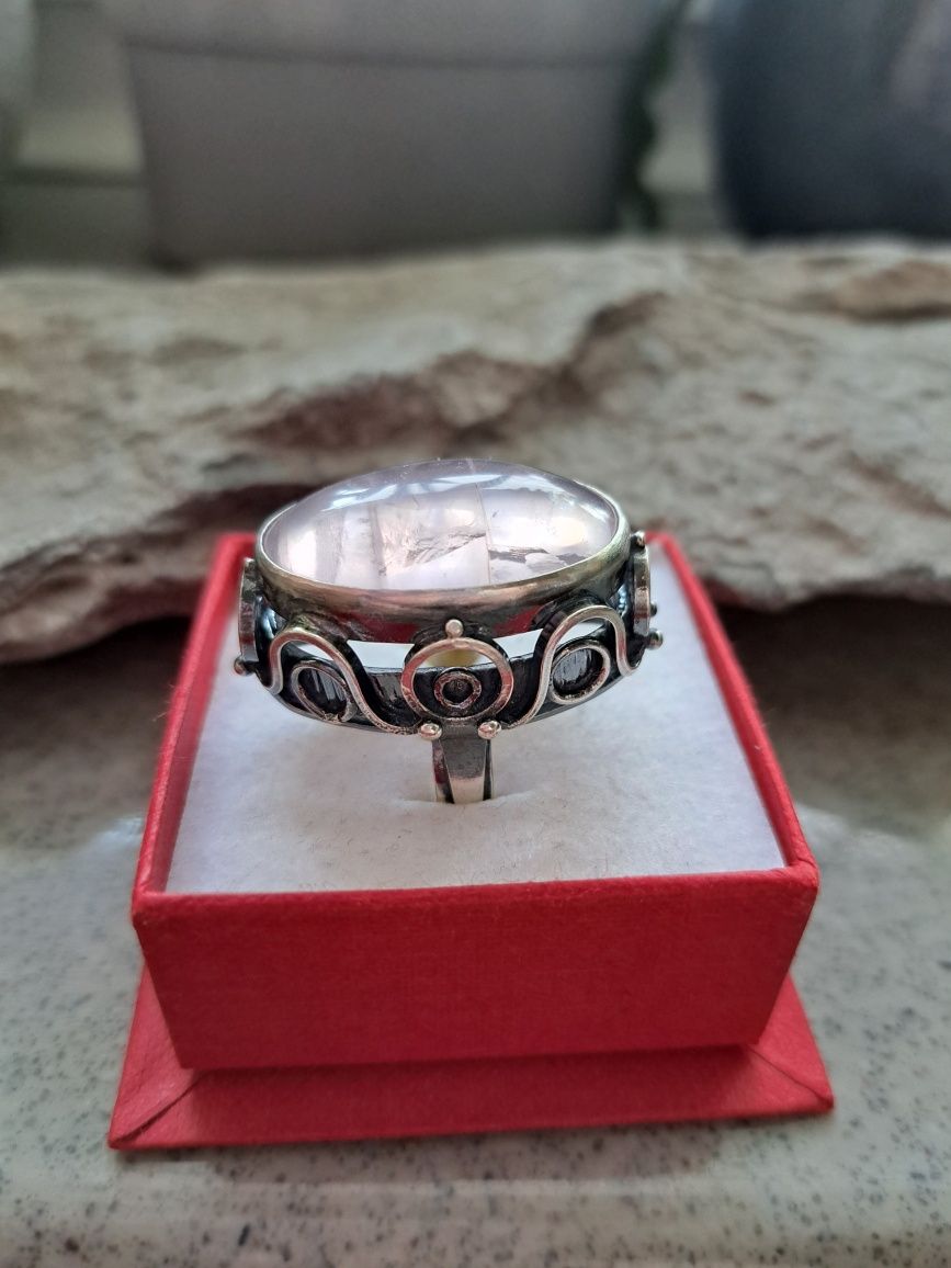 Srebrny pierścionek z kwarcem różowym autorski srebro