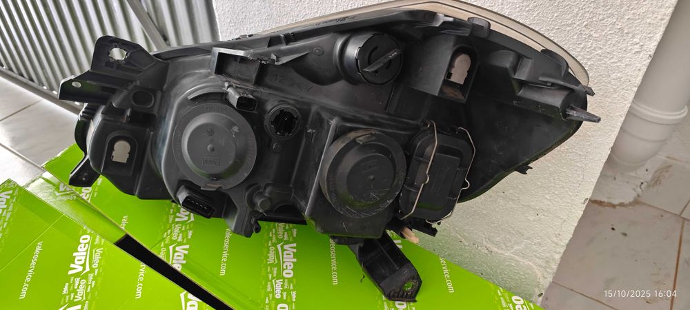 Farol óptica Renault Clio III "VALEO"