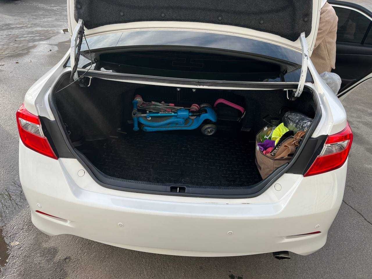 Toyata Camry 50 oficial 2013