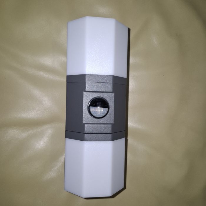 Вуличний світильник  фасадний потолочний з датчиком руху  15w ip54