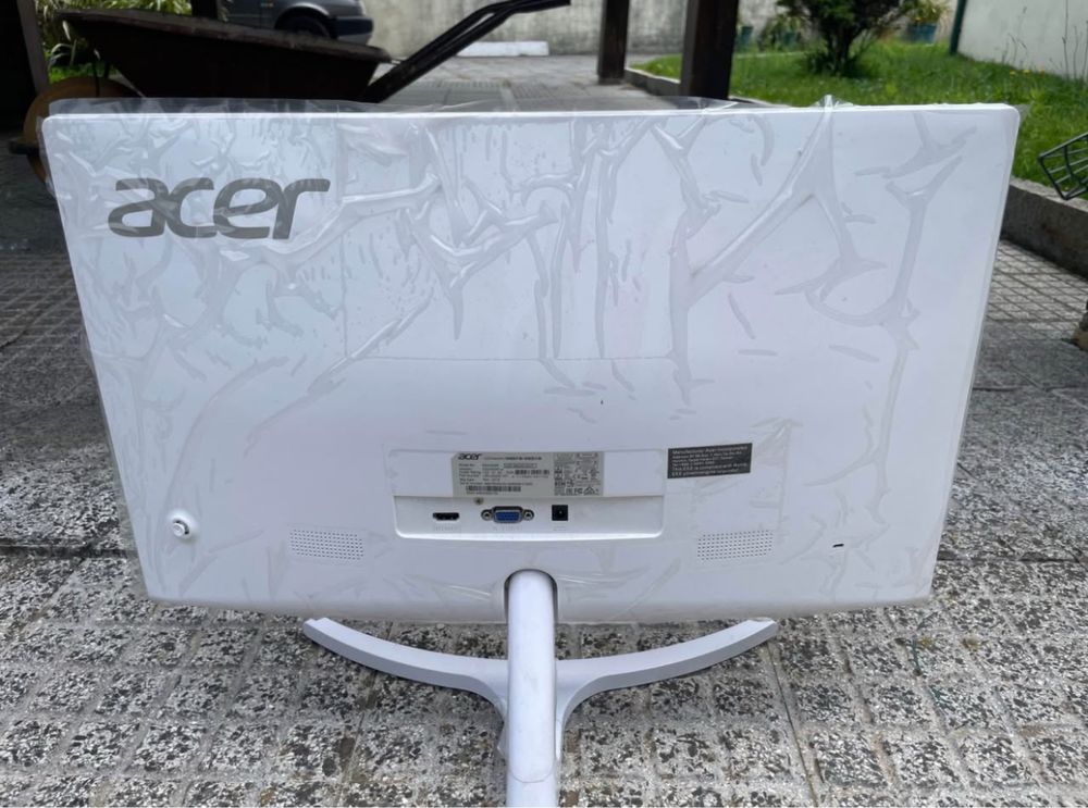 Acer curvo branco