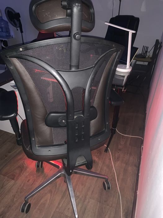 Офісне крісло ціна 3500гр