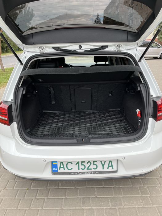 Volkswagen e-golf 2014 рік