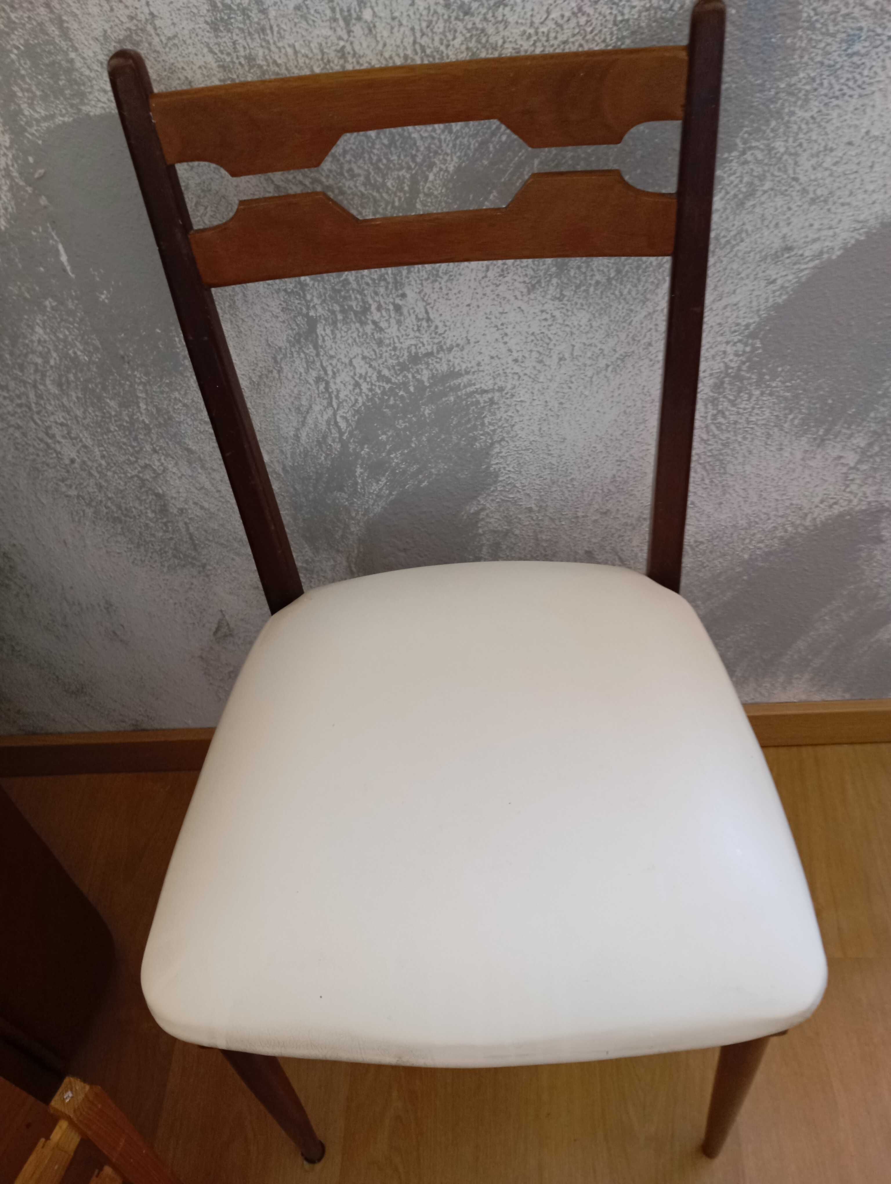Mesa e  6 cadeiras