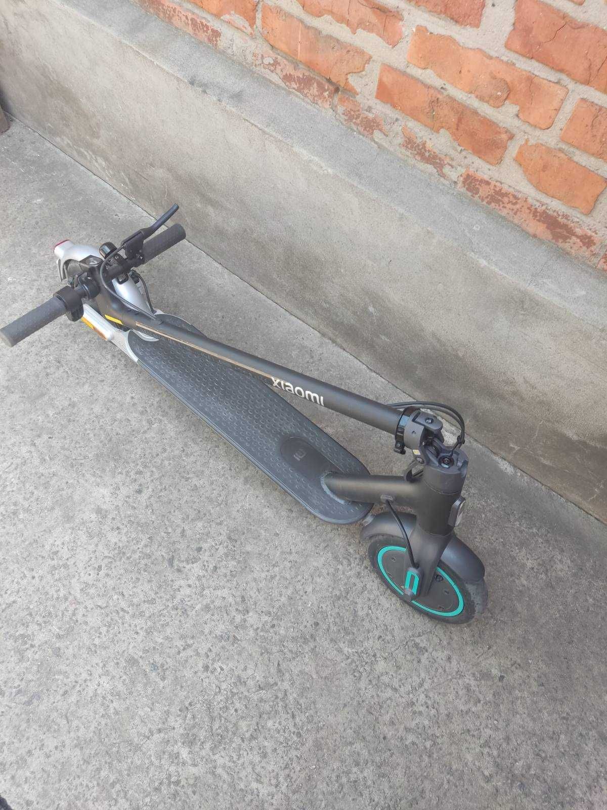 Xiaomi Mi Electric Scooter Pro 2 Mercedes-AMG F1 Edition