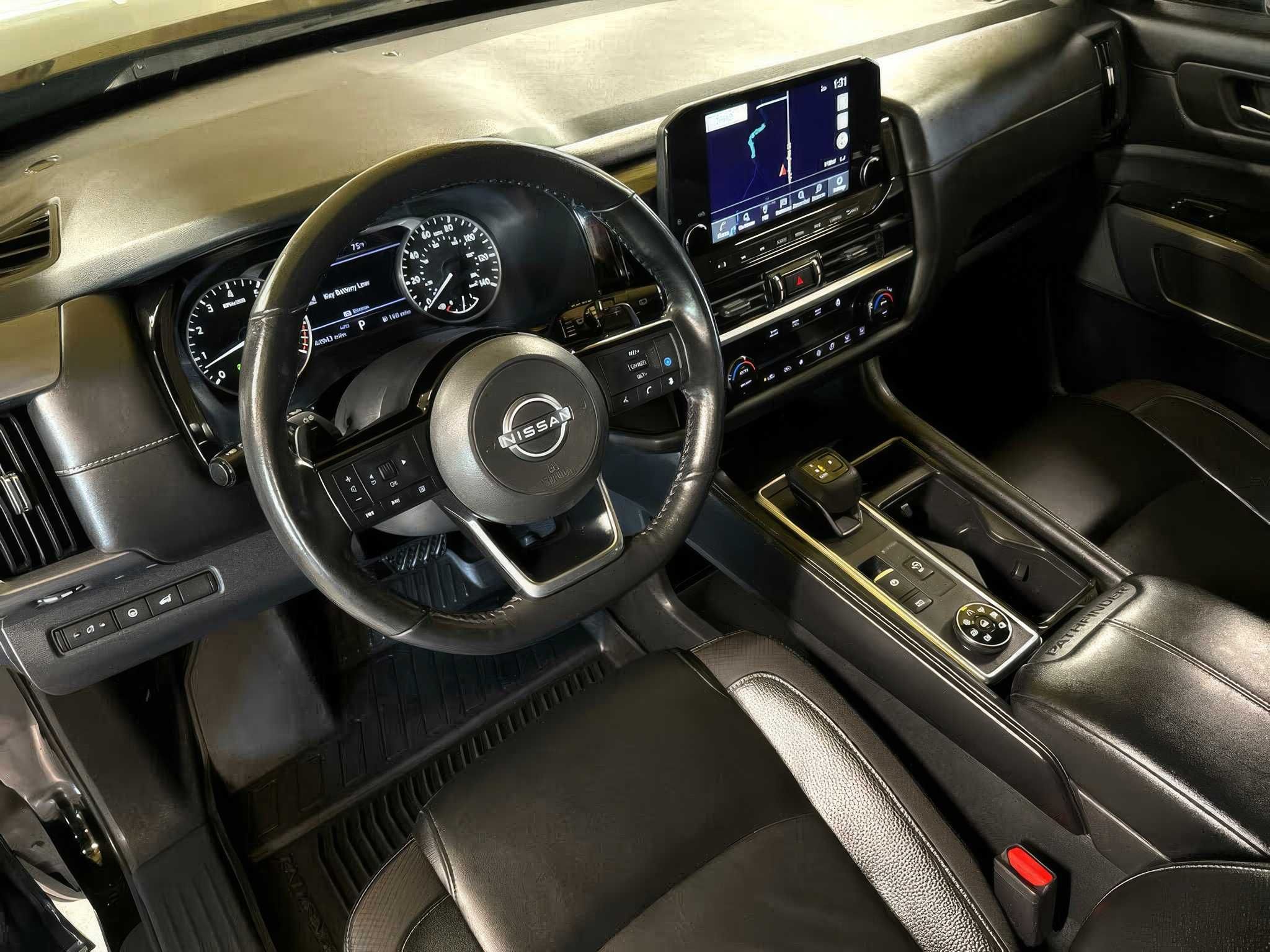 2022 Nissan Pathfinder SL