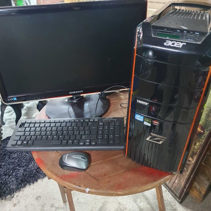 Pc completo ,pc rato,ecra e teclado