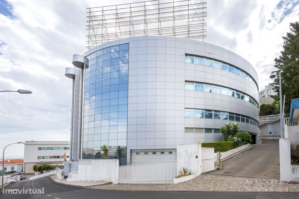 Office & Storage Premium Building