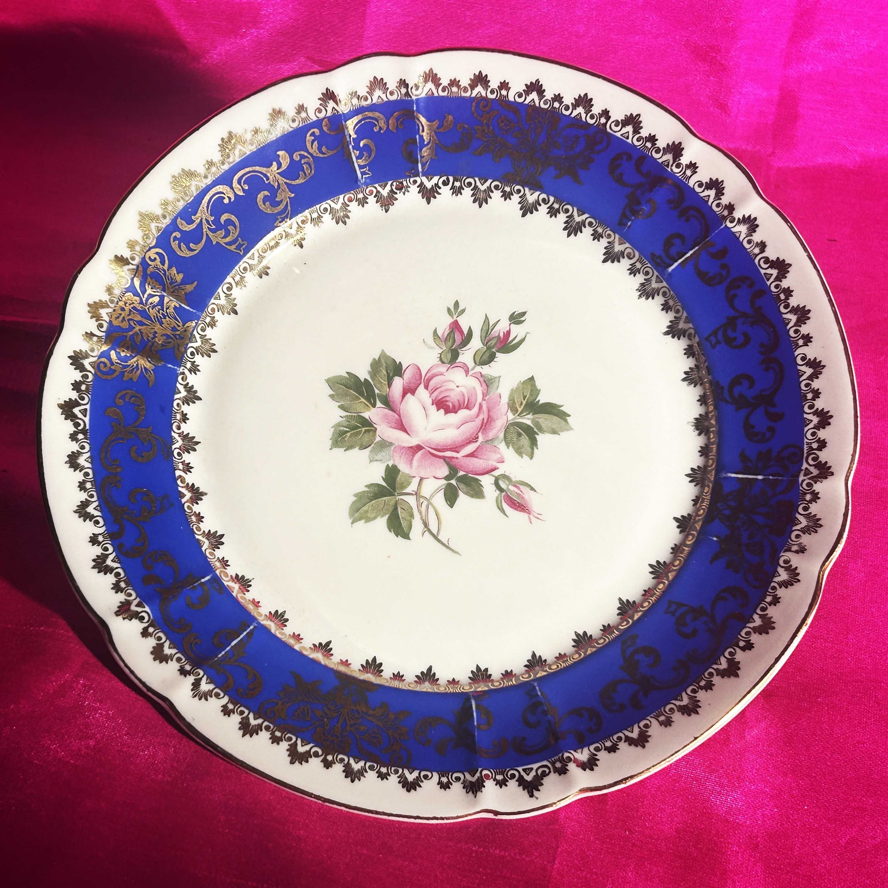 Porcelana Oscar Schlegelmilch, pięknie zdobiona