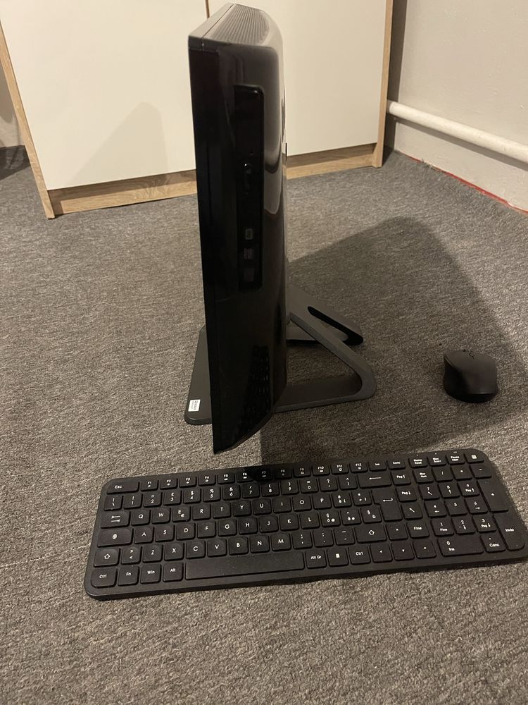 Sprzedam Kompute LENOVO C325 20" ALL IN ONE  1.6GHz 8GB RAM 500GB