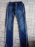 Spodnie jeansy r.140