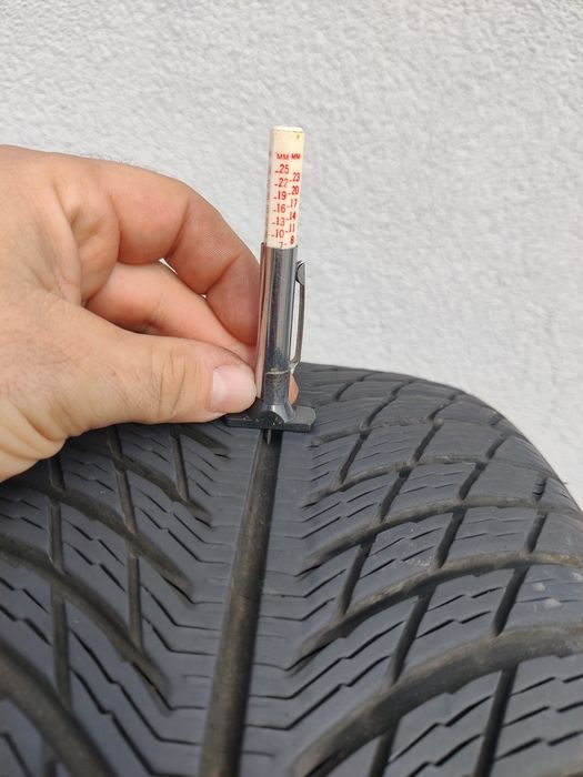 Opony zimowe Michelin 215/40R18 7,5mm 2023rok jak nowe.